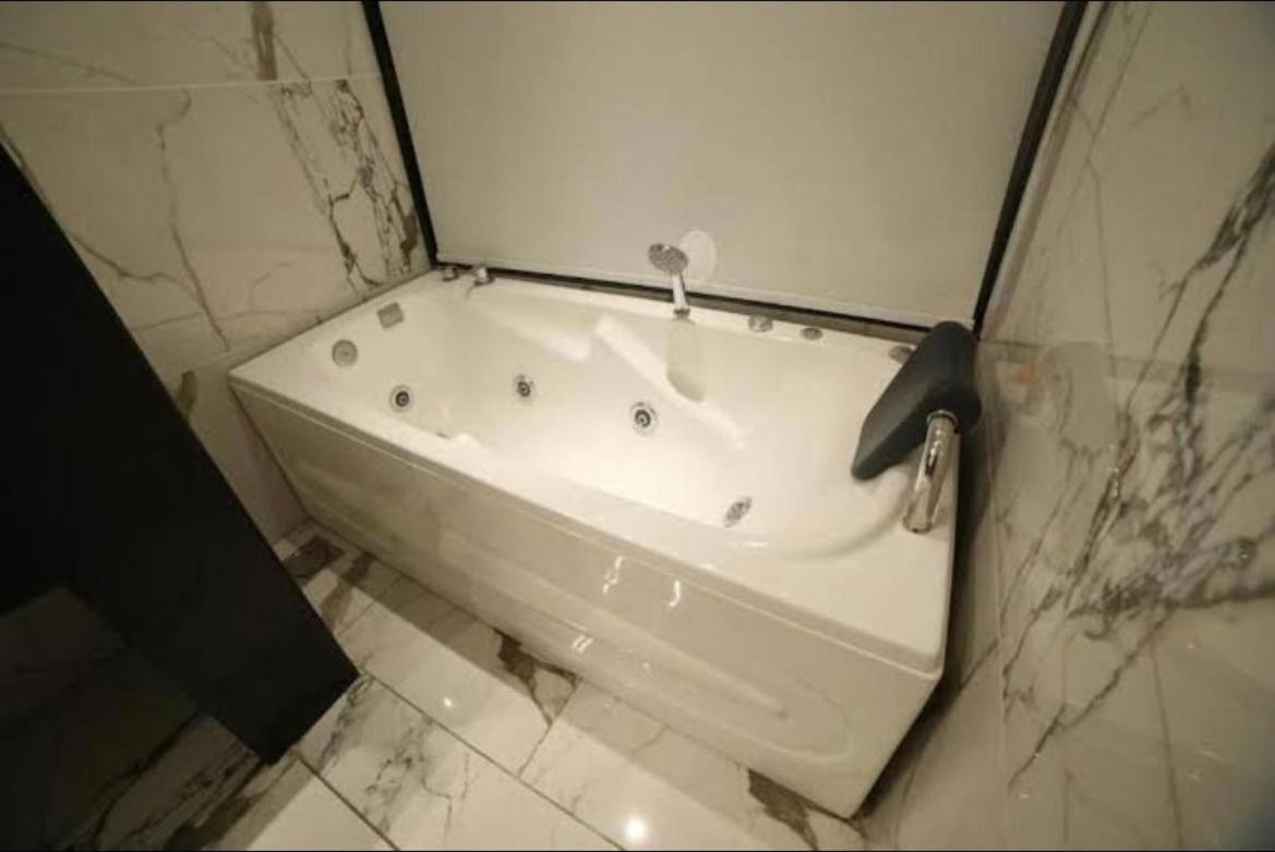 Grand Ittehad Boutique Hotel 라호르 외부 사진
