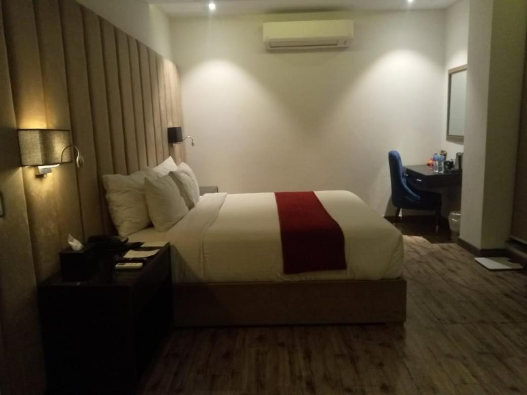 Grand Ittehad Boutique Hotel 라호르 외부 사진